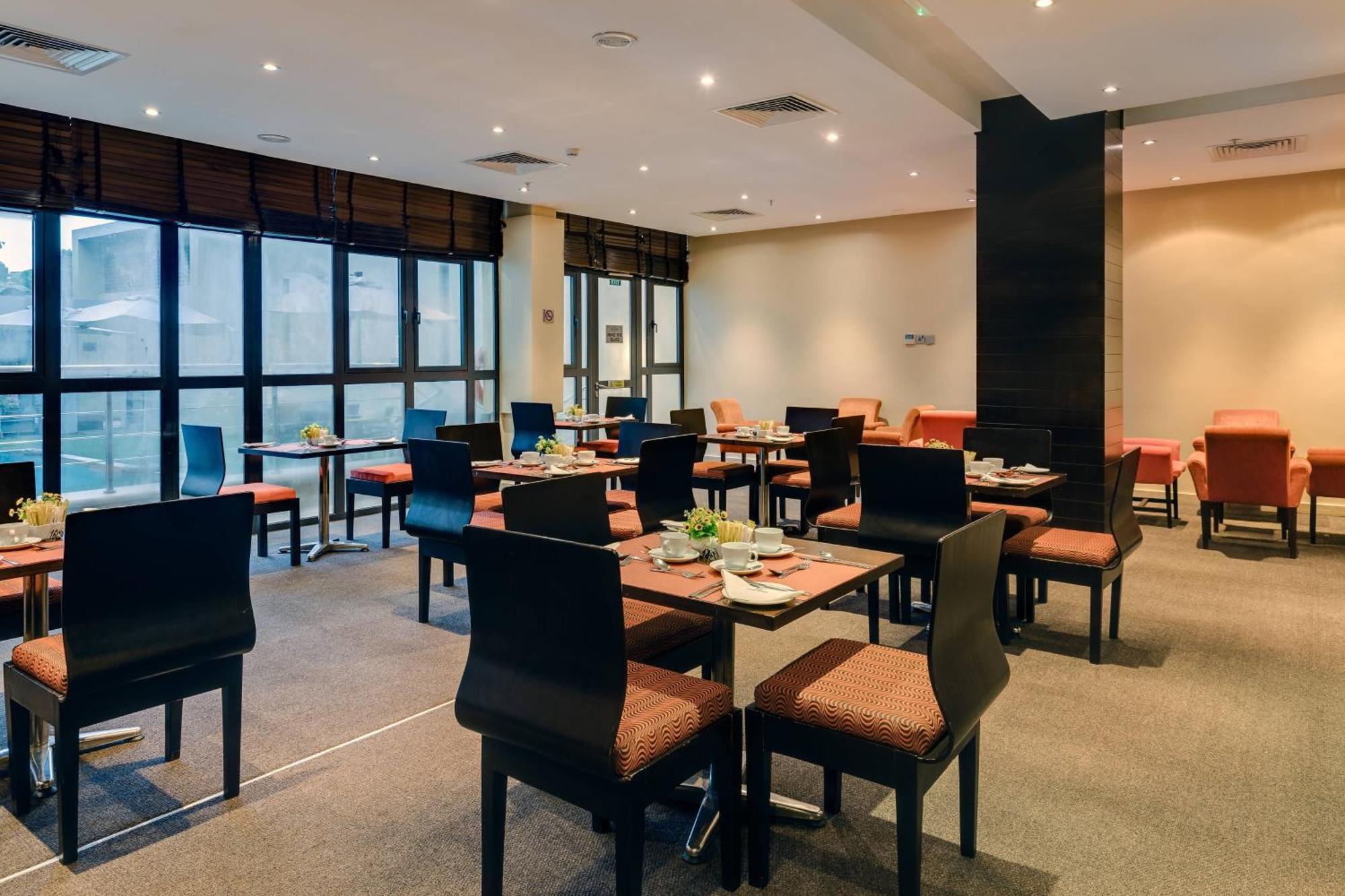 Protea Hotel By Marriott Ikeja Select Lagos Exterior photo